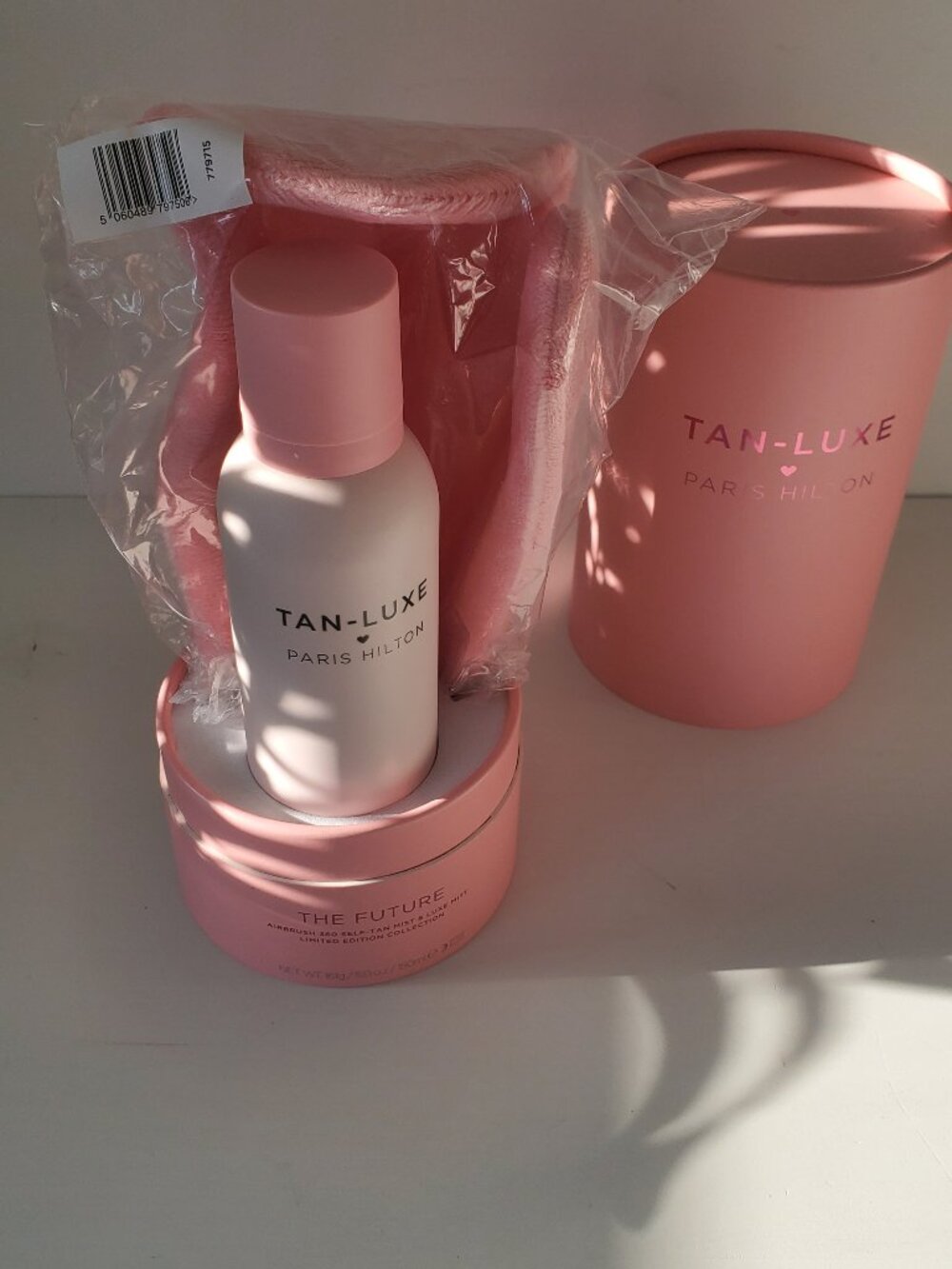 Tan-Luxe x Paris Hilton The Future Airbrush 360 Self-Tan Mist & Luxe Mitt Set